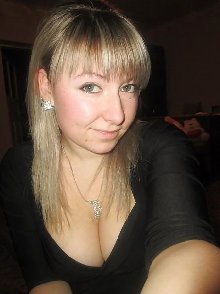 12P Busty Russian Woman 553