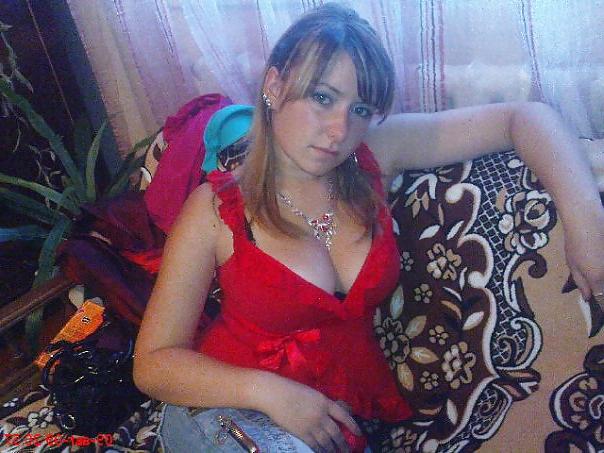 12P Busty Russian Woman 553