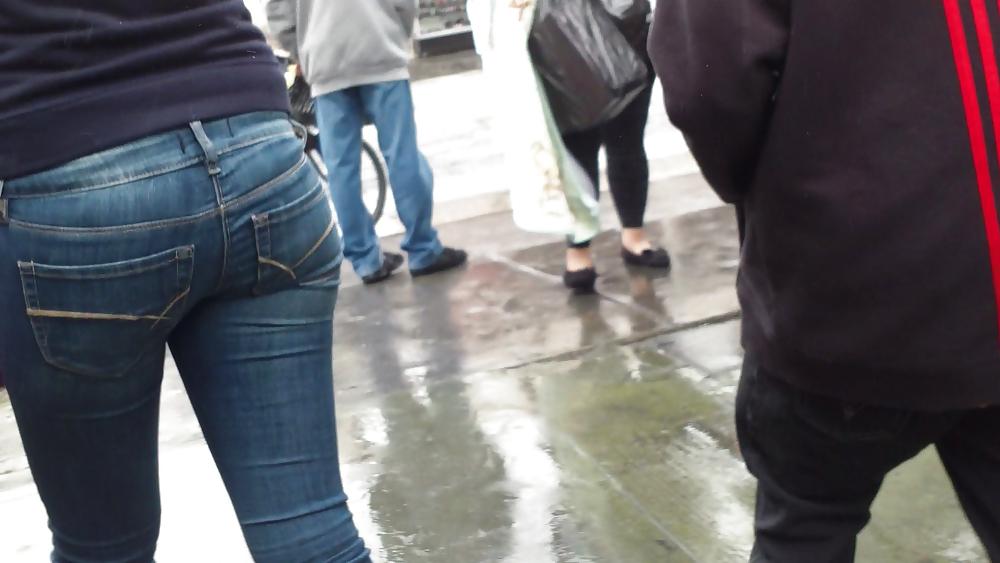 25P Nice sexy teen ass & butt in tight blue jeans 