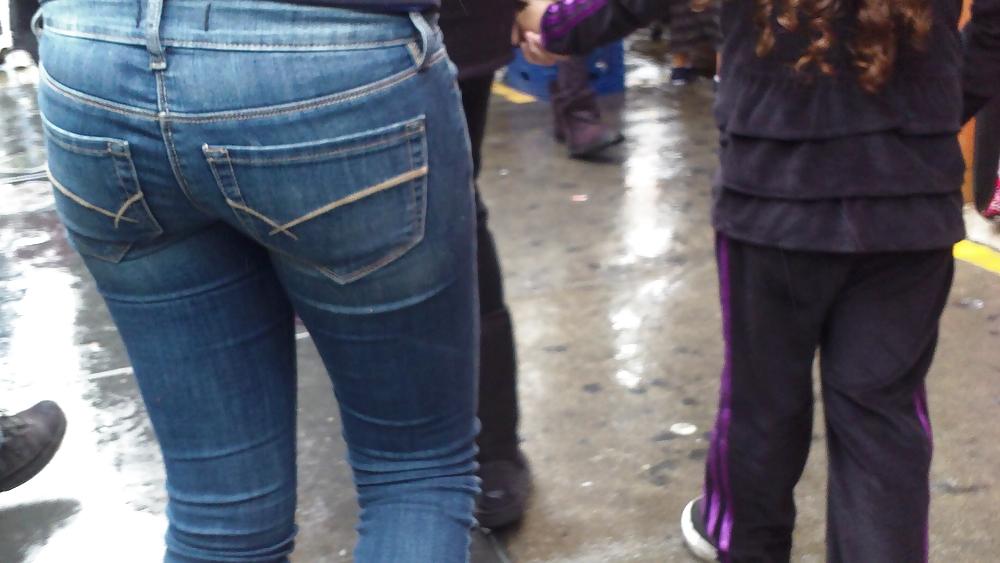 25P Nice sexy teen ass & butt in tight blue jeans 