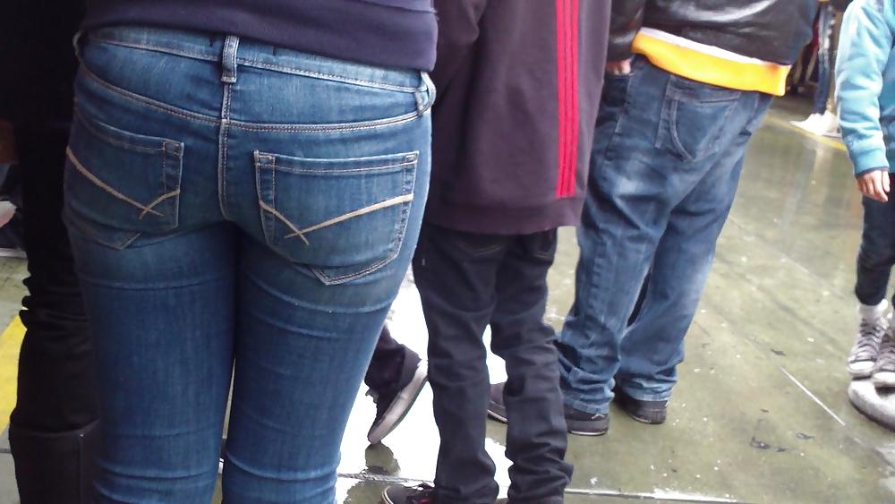 25P Nice sexy teen ass & butt in tight blue jeans 