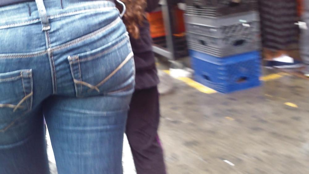 25P Nice sexy teen ass & butt in tight blue jeans 