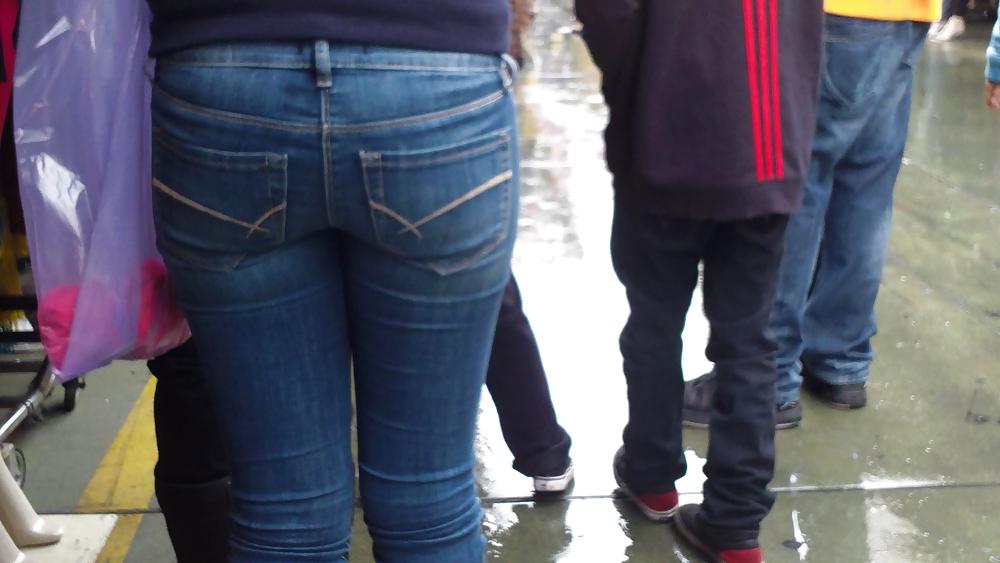 25P Nice sexy teen ass & butt in tight blue jeans 