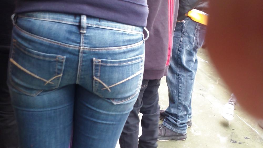 25P Nice sexy teen ass & butt in tight blue jeans 