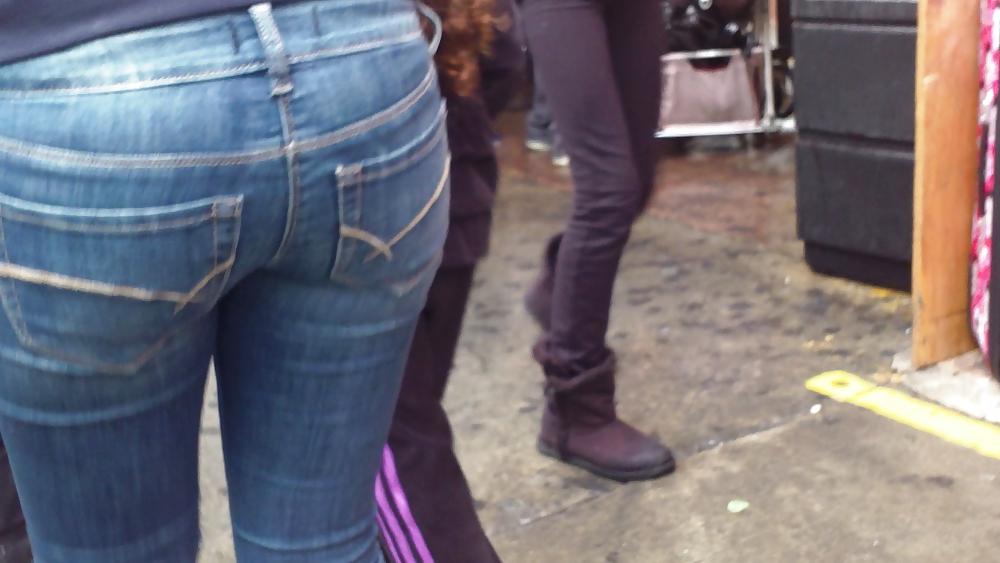 25P Nice sexy teen ass & butt in tight blue jeans 
