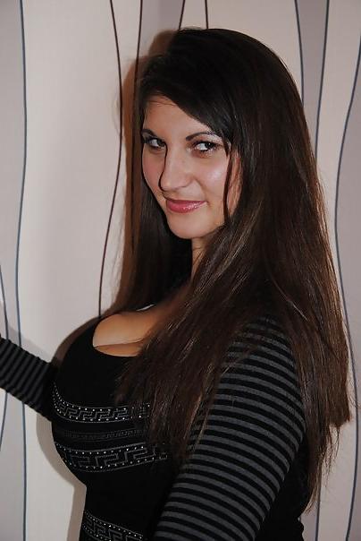 11P Busty Russian Woman 818