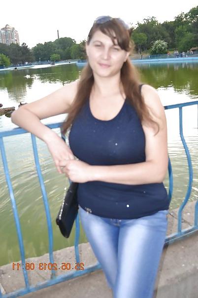 11P Busty Russian Woman 818