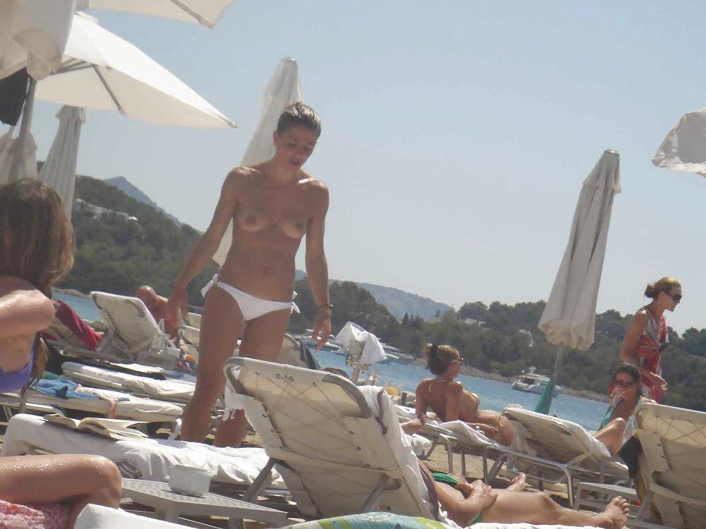 25P The beach 107