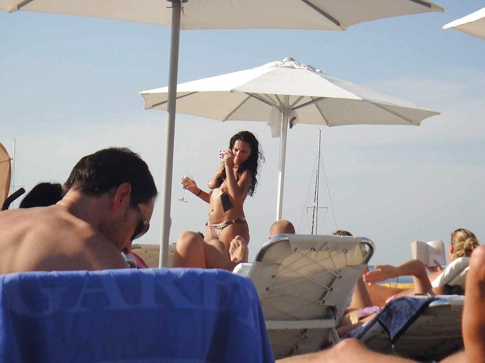 25P The beach 107