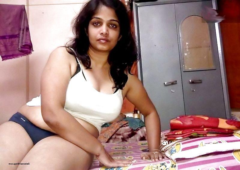 13P Desi bhabhi showing