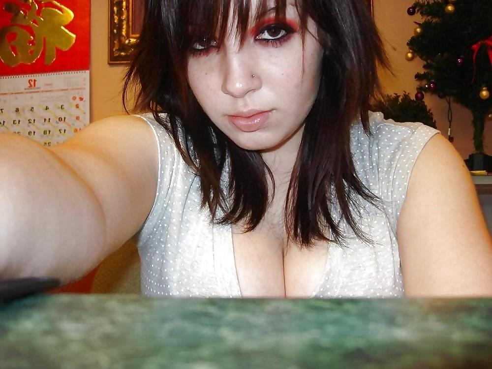 25P Busty Amateur Emo Girl
