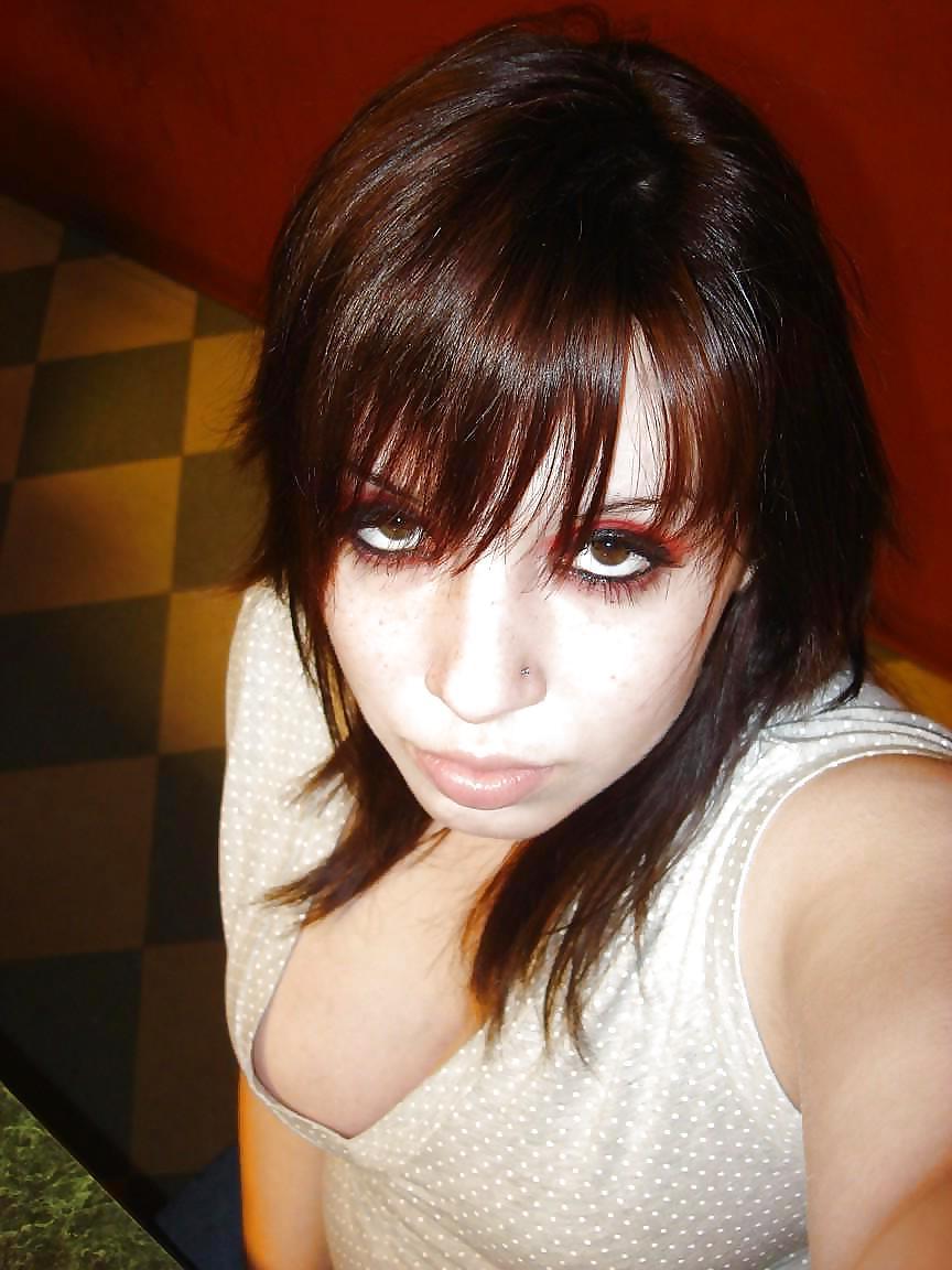 25P Busty Amateur Emo Girl