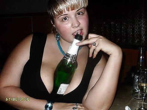15P Busty Russian Woman 472