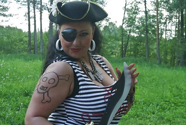 20P Busty Russian Woman 849