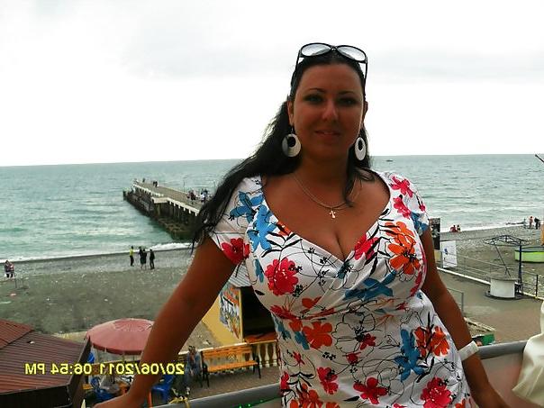 20P Busty Russian Woman 849