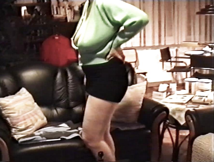15P SAG - Mommies Juicy Downblouse Udders In A Green Sweater 05