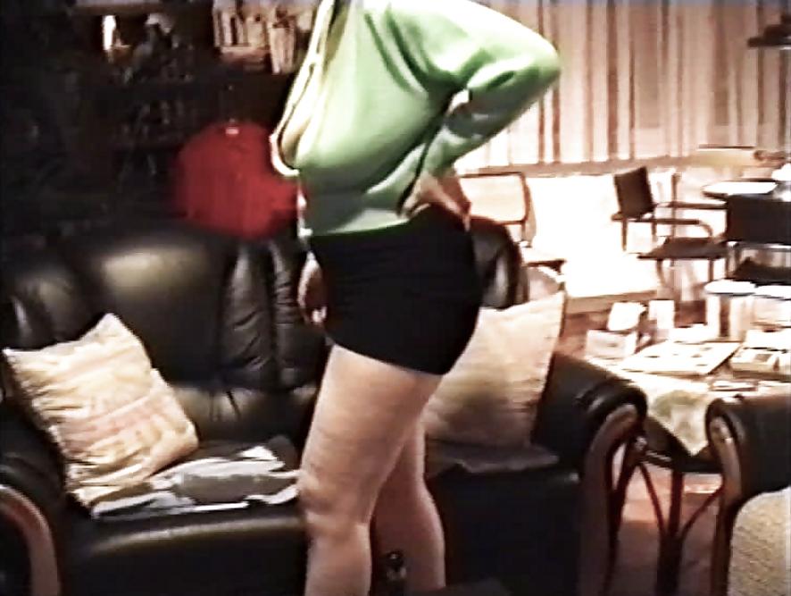 15P SAG - Mommies Juicy Downblouse Udders In A Green Sweater 05
