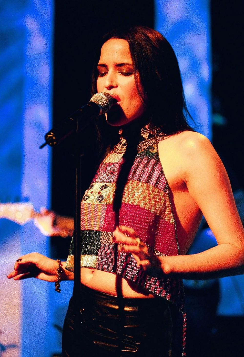 25P ANDREA CORR (The Corrs) small tits and so slutty