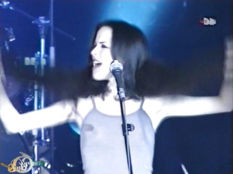 25P ANDREA CORR (The Corrs) small tits and so slutty