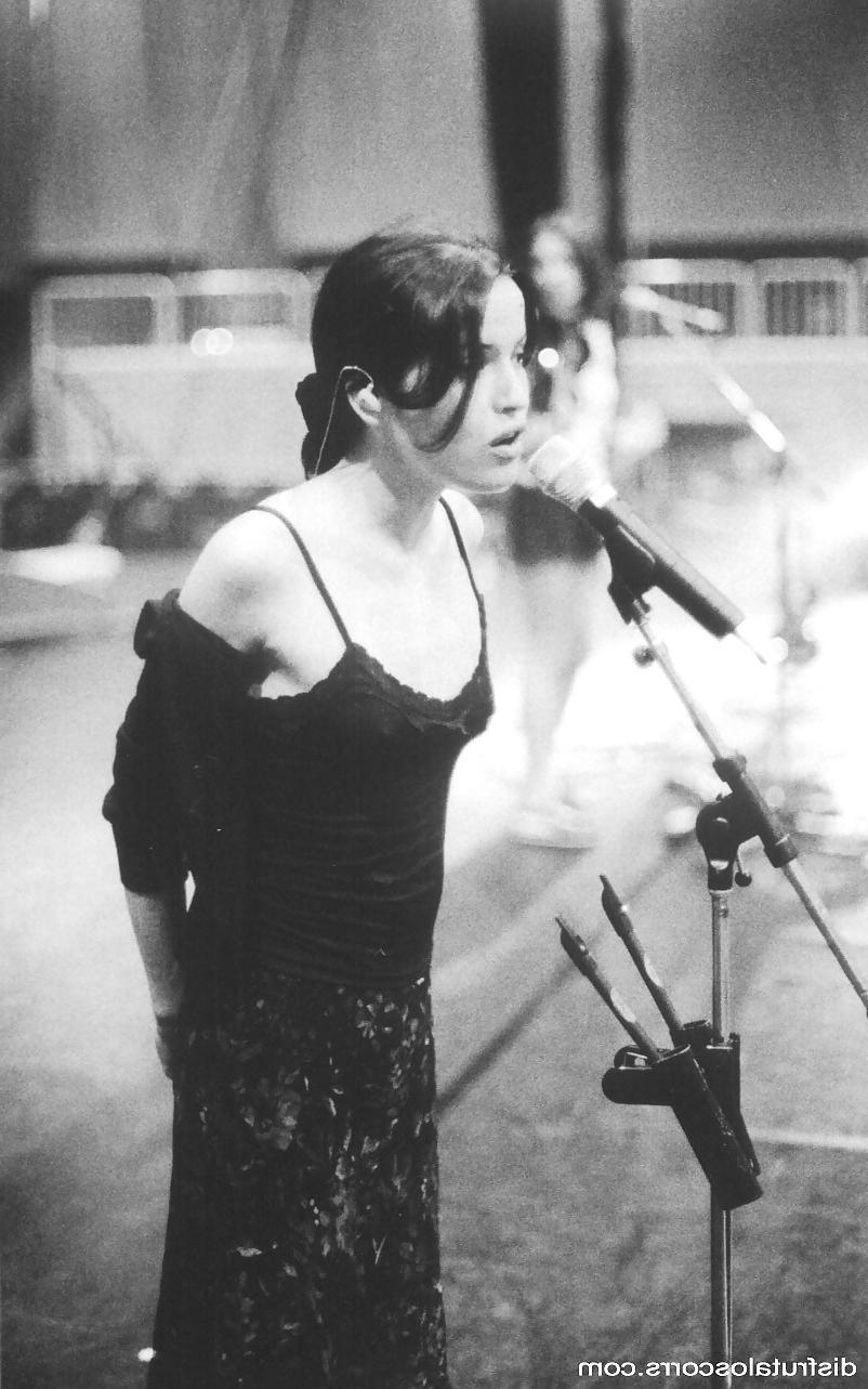 25P ANDREA CORR (The Corrs) small tits and so slutty