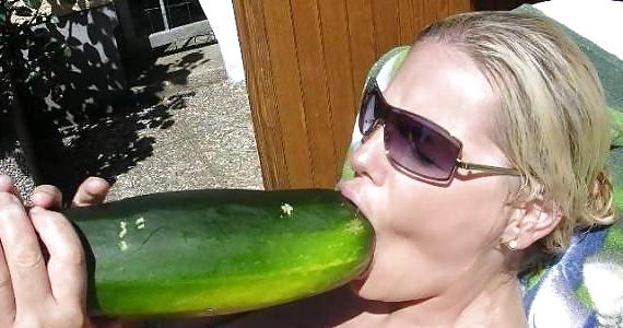 25P Girls Deepthroat Gallery 2