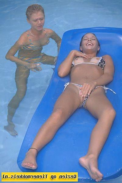 25P Lovely Lesbians f.i.3