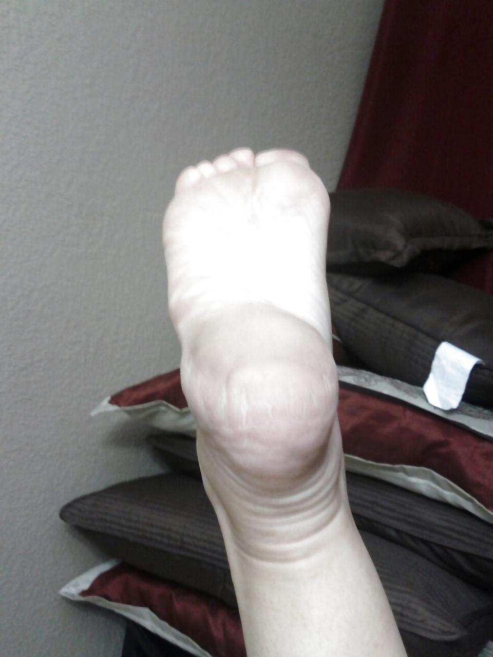 13P Foot fetish