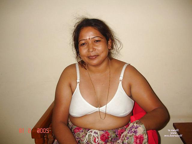 6P Indian aunty 82