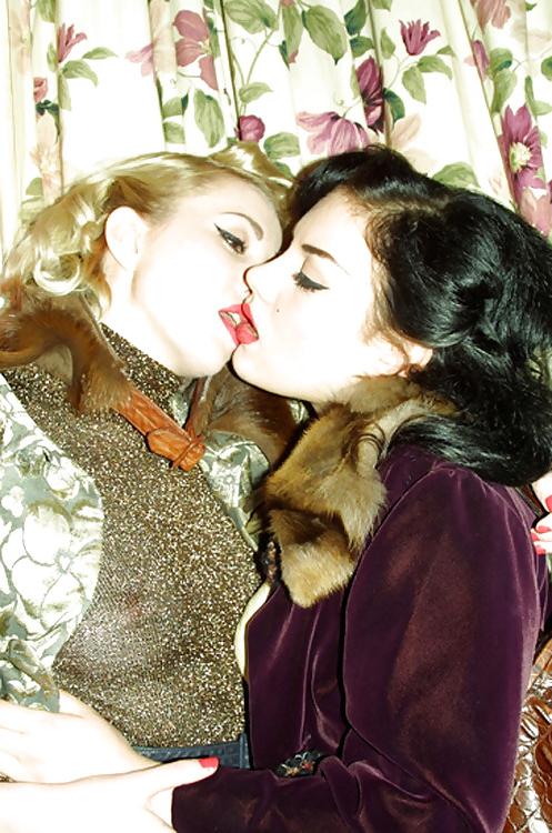 25P Lusting Lesbians - the best way to start 2013