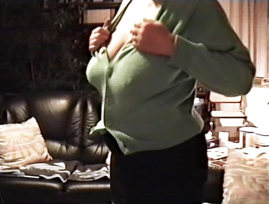12P SAG - Mommies Juicy Downblouse Udders In A Green Sweater 15