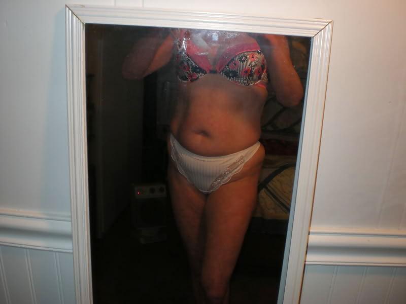 25P Mature Self Shots