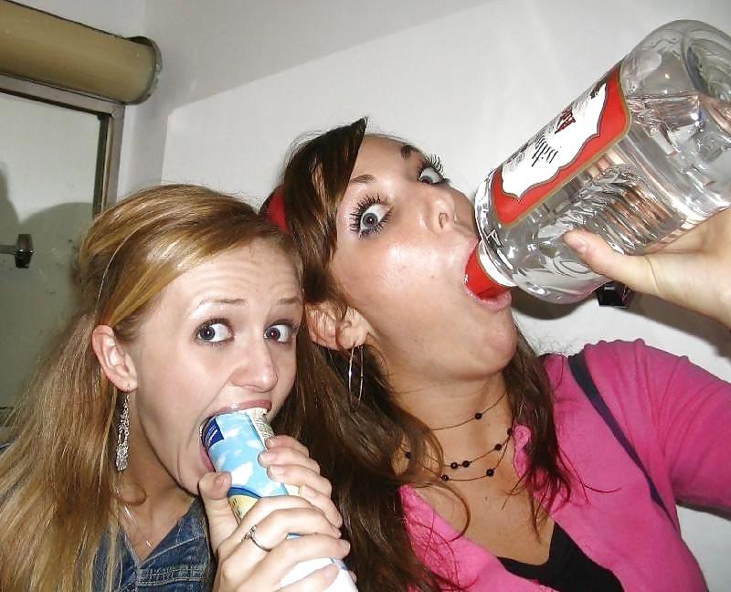 25P Girls Deepthroat Gallery 1