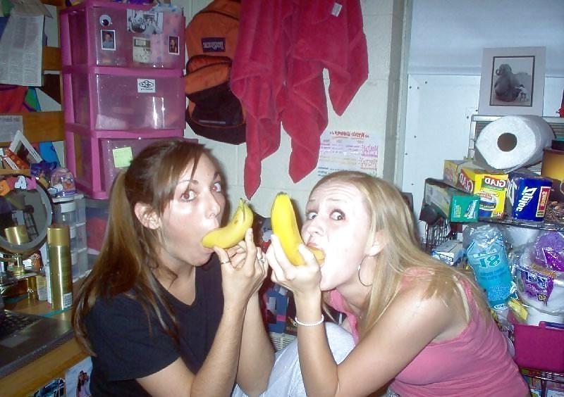 25P Girls Deepthroat Gallery 1