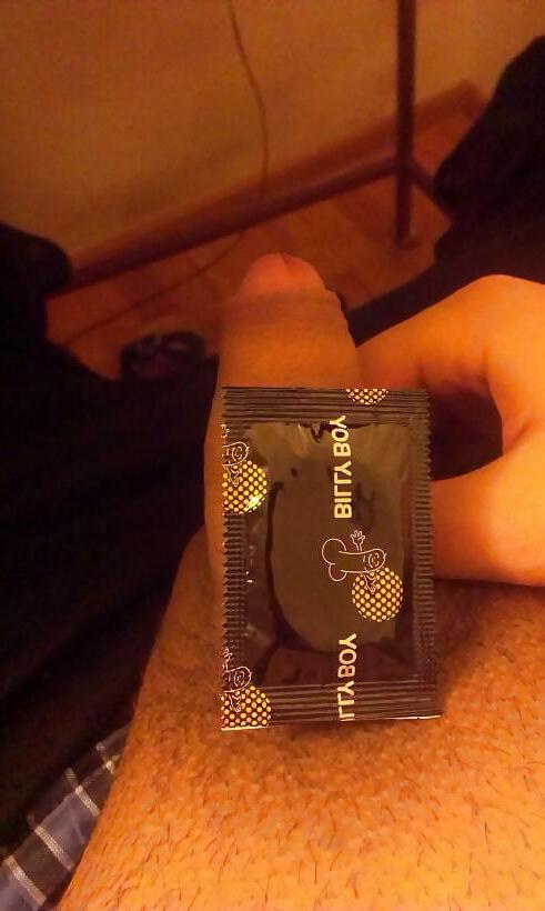 18P Small cock cum in condom