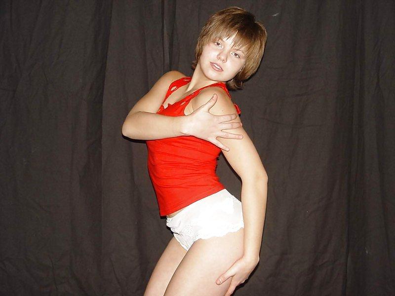 24P The Beauty of Amateur Russian Teen Strip