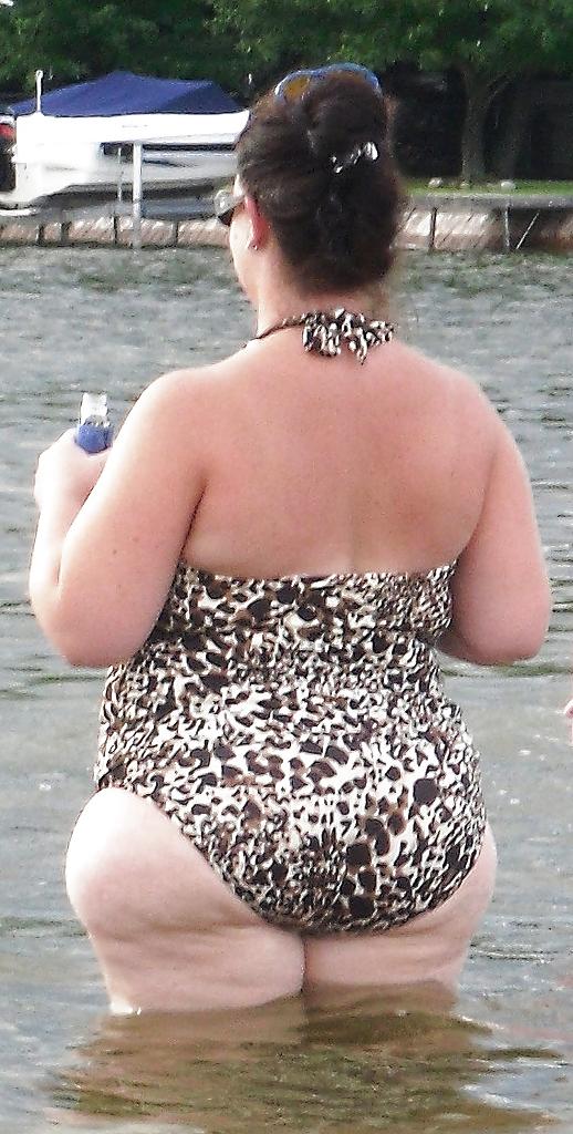 25P Spying on her BIG ASS
