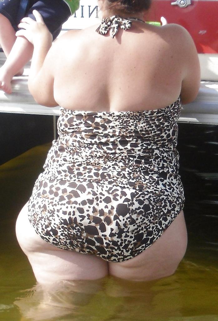 25P Spying on her BIG ASS