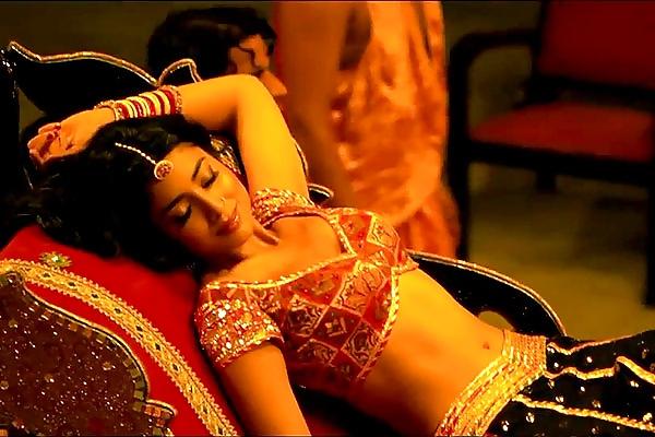 25P Lovely desi