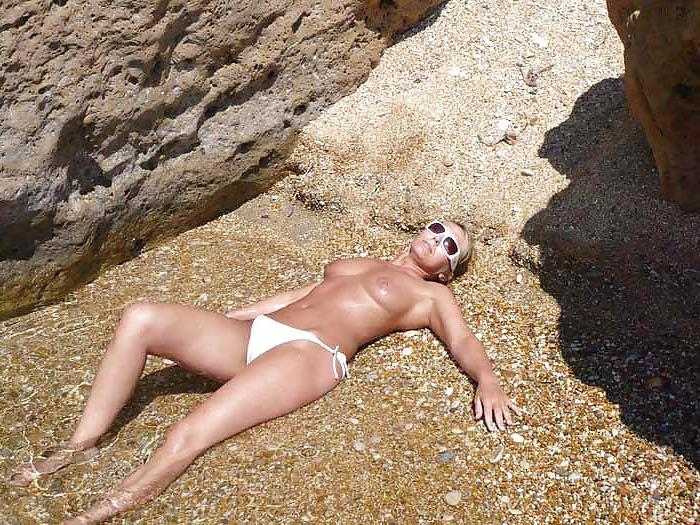 25P The beach 122