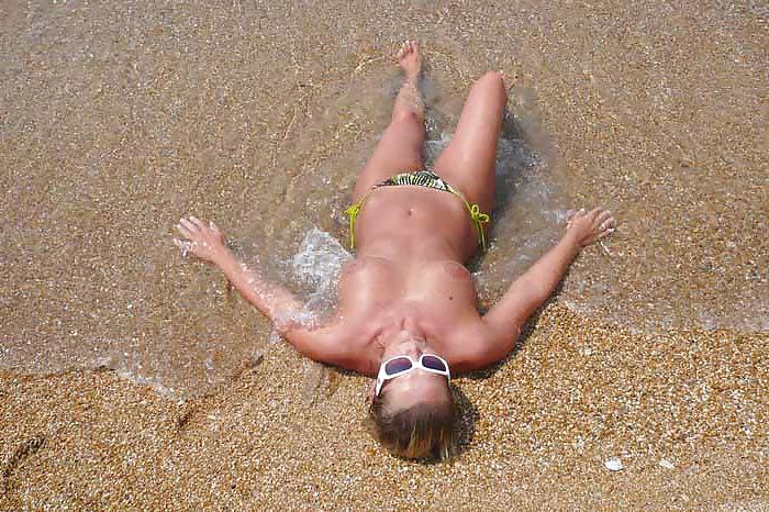 25P The beach 122