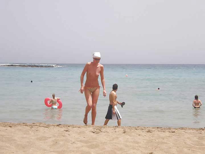 25P The beach 122