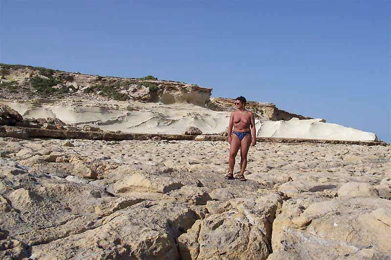 25P The beach 122