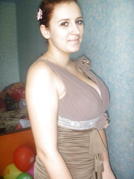11P Busty Russian Woman 639