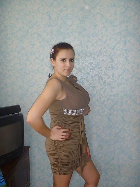 11P Busty Russian Woman 639