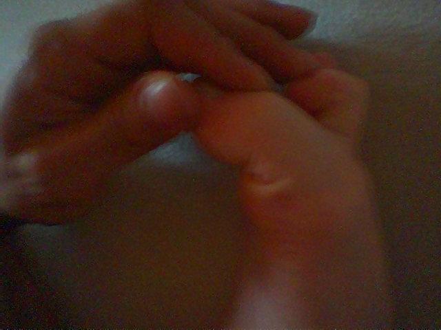 25P Lara 's Feet - Foot models nipples pale flexible toes soles 