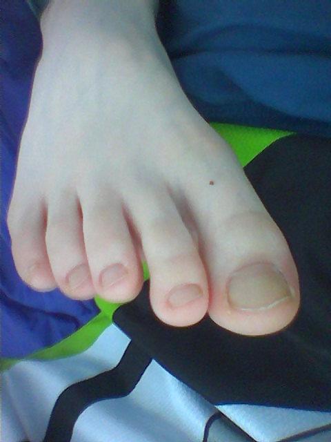 25P Lara 's Feet - Foot models nipples pale flexible toes soles 