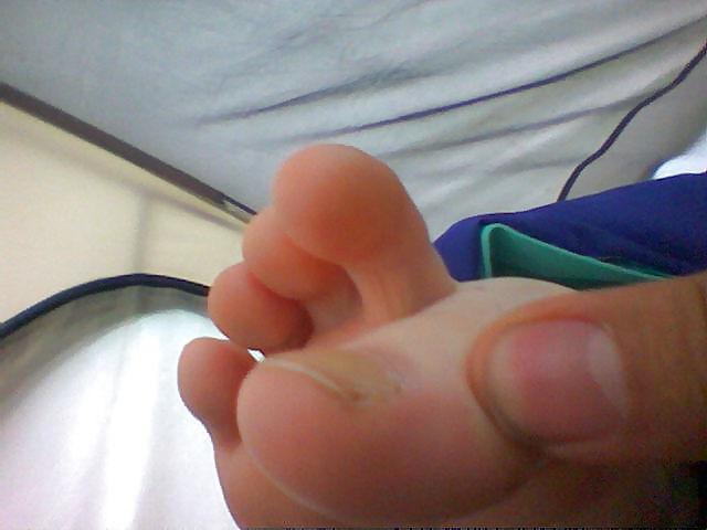 25P Lara 's Feet - Foot models nipples pale flexible toes soles 