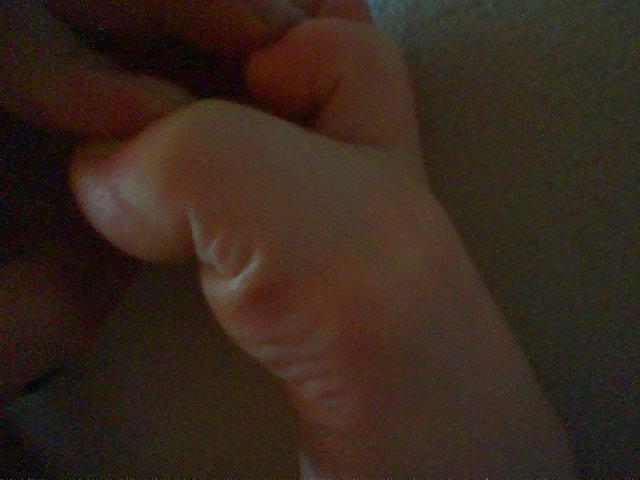 25P Lara 's Feet - Foot models nipples pale flexible toes soles 