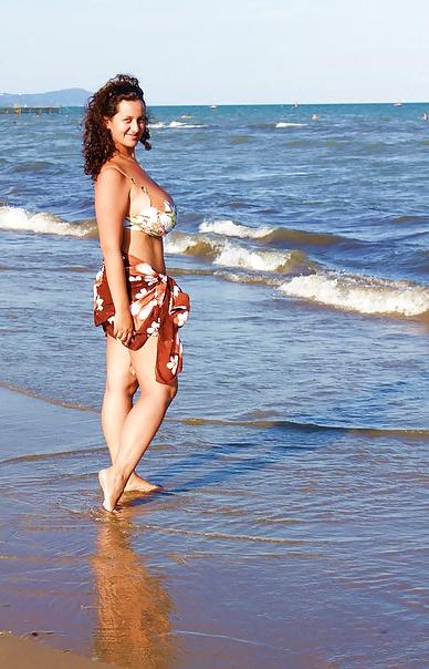 19P Busty Russian Woman 581