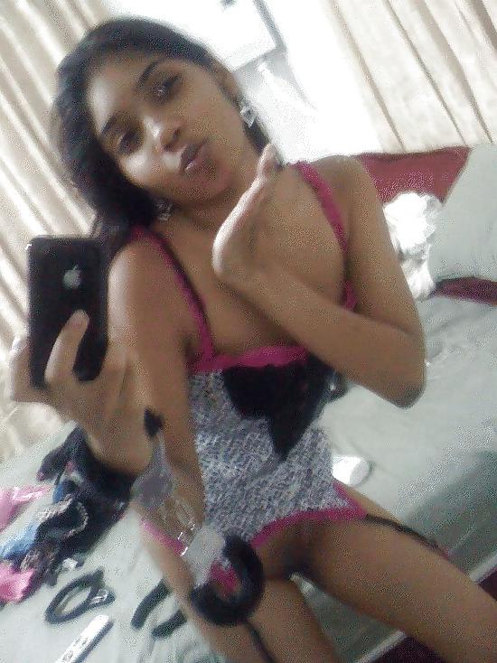 25P Naked desi girls
